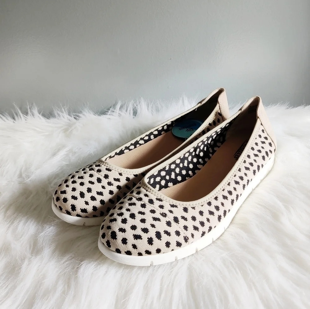 *NWOB* Seychelles Spotted Slip Resistant Flat